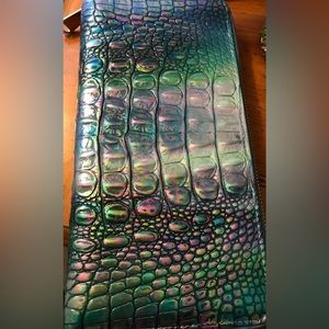 💙💚 EEUC Brahmin Skyler Wallet in Blue Topaz 💚💙